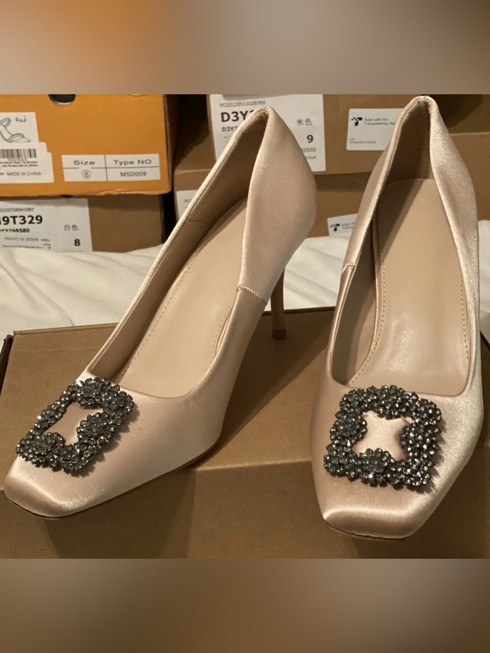 Women’s Elegant Crystal-Embellished Satin Pumps in Blush Size 8 NIB